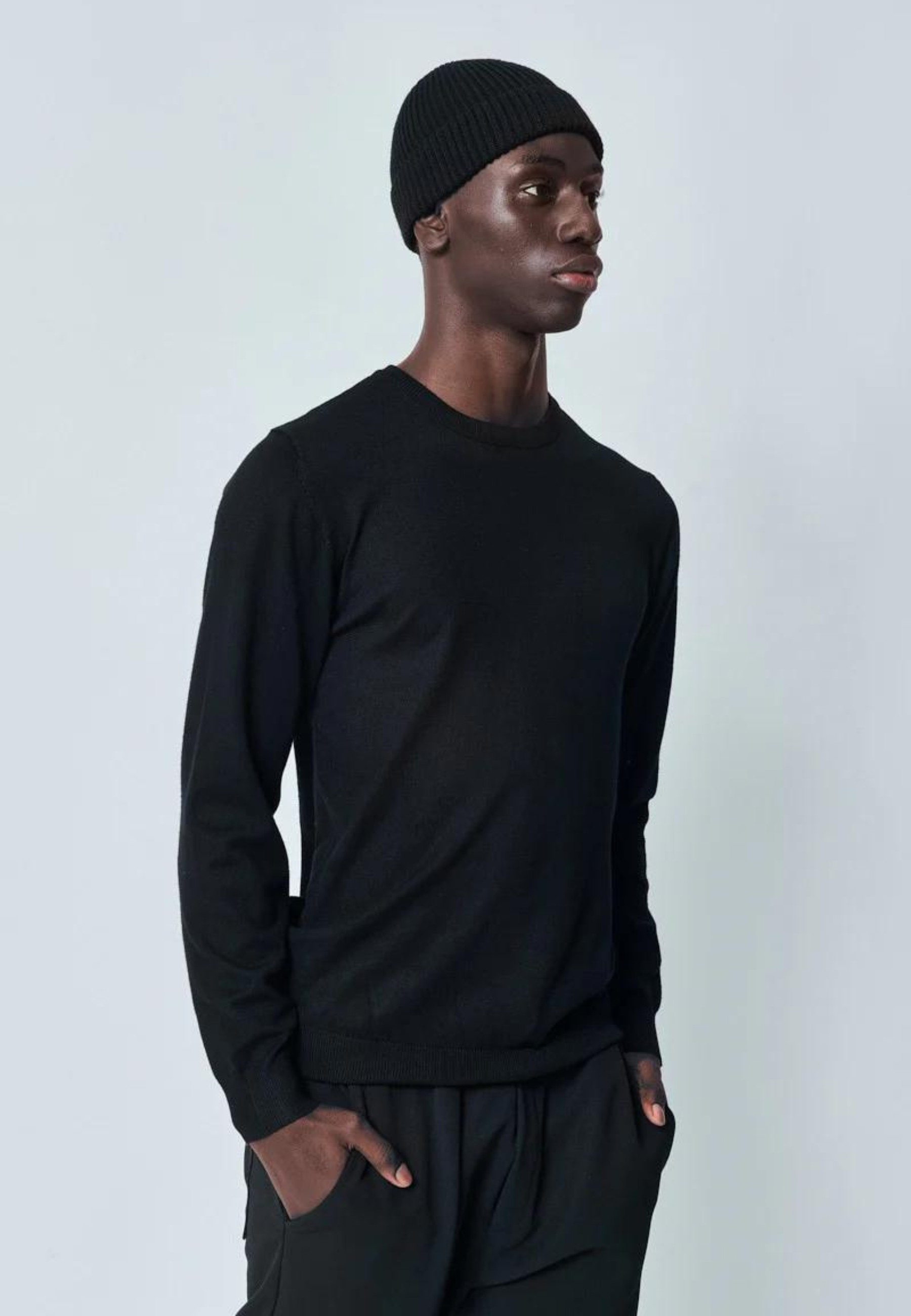 Defaut Paris  Sweaters Zwart M801