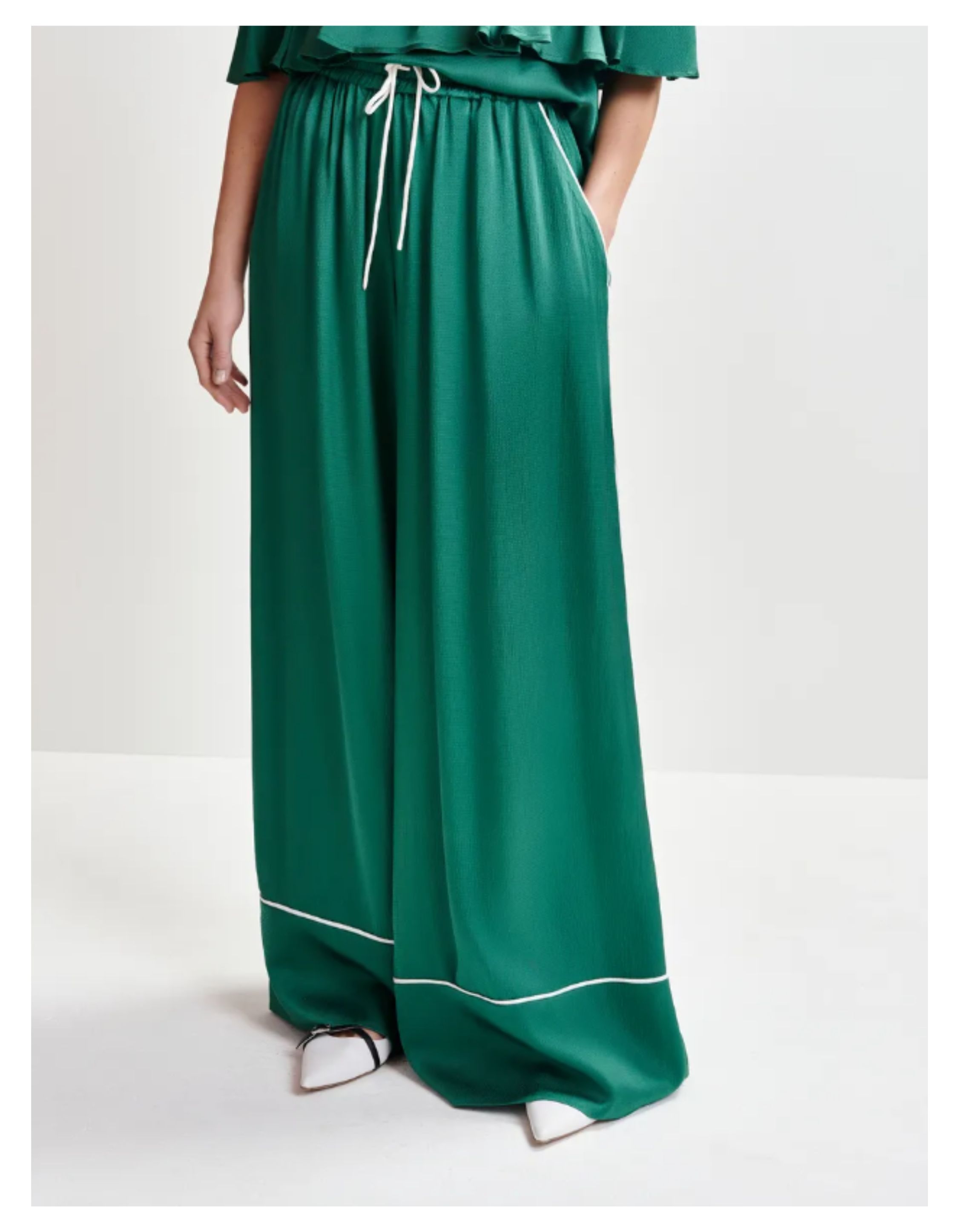 Essentiel Antwerp  Pantalons Groen Hontgomery