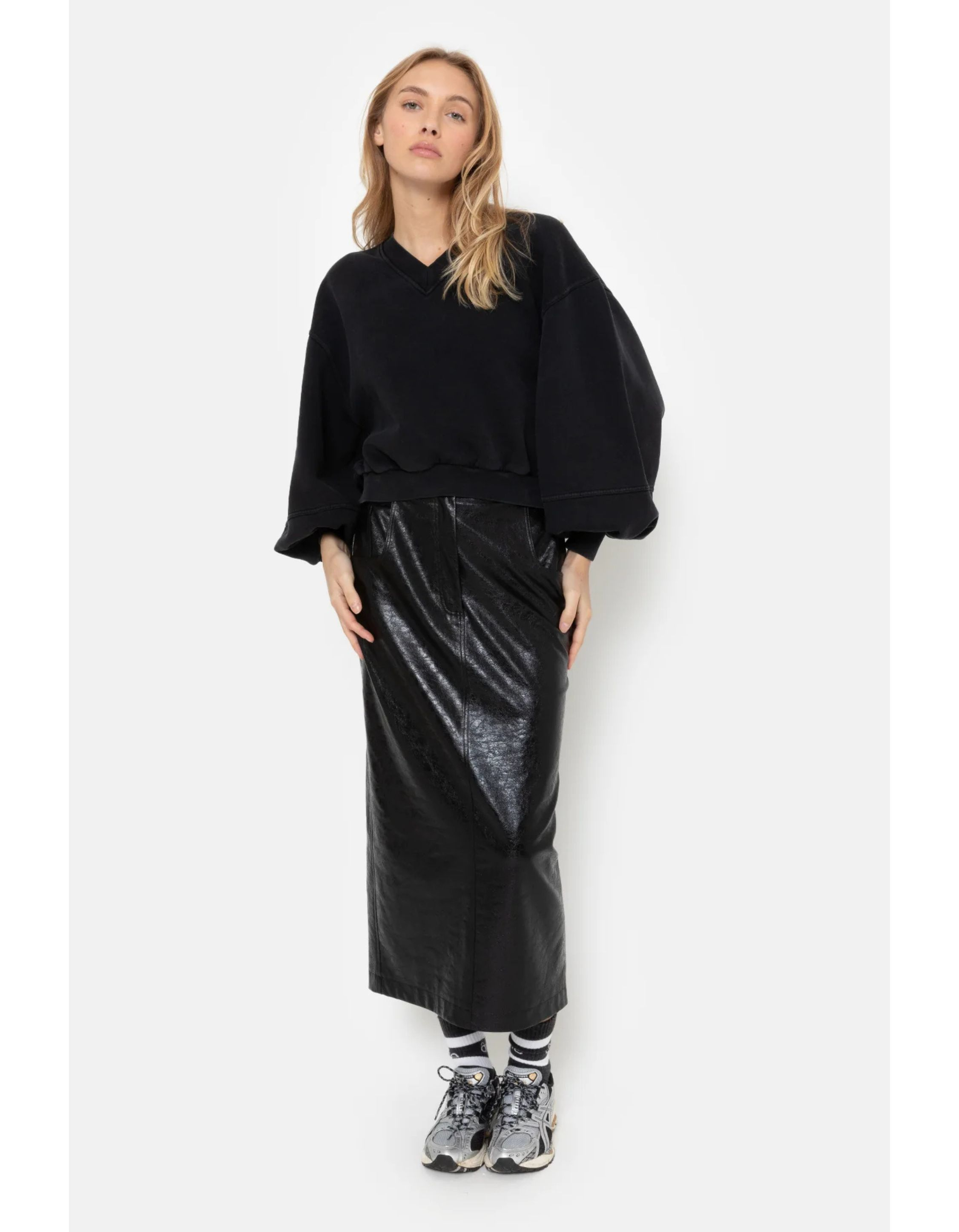Âme Antwerp Sweatshirt With V Neck Sweaters Zwart Lucia