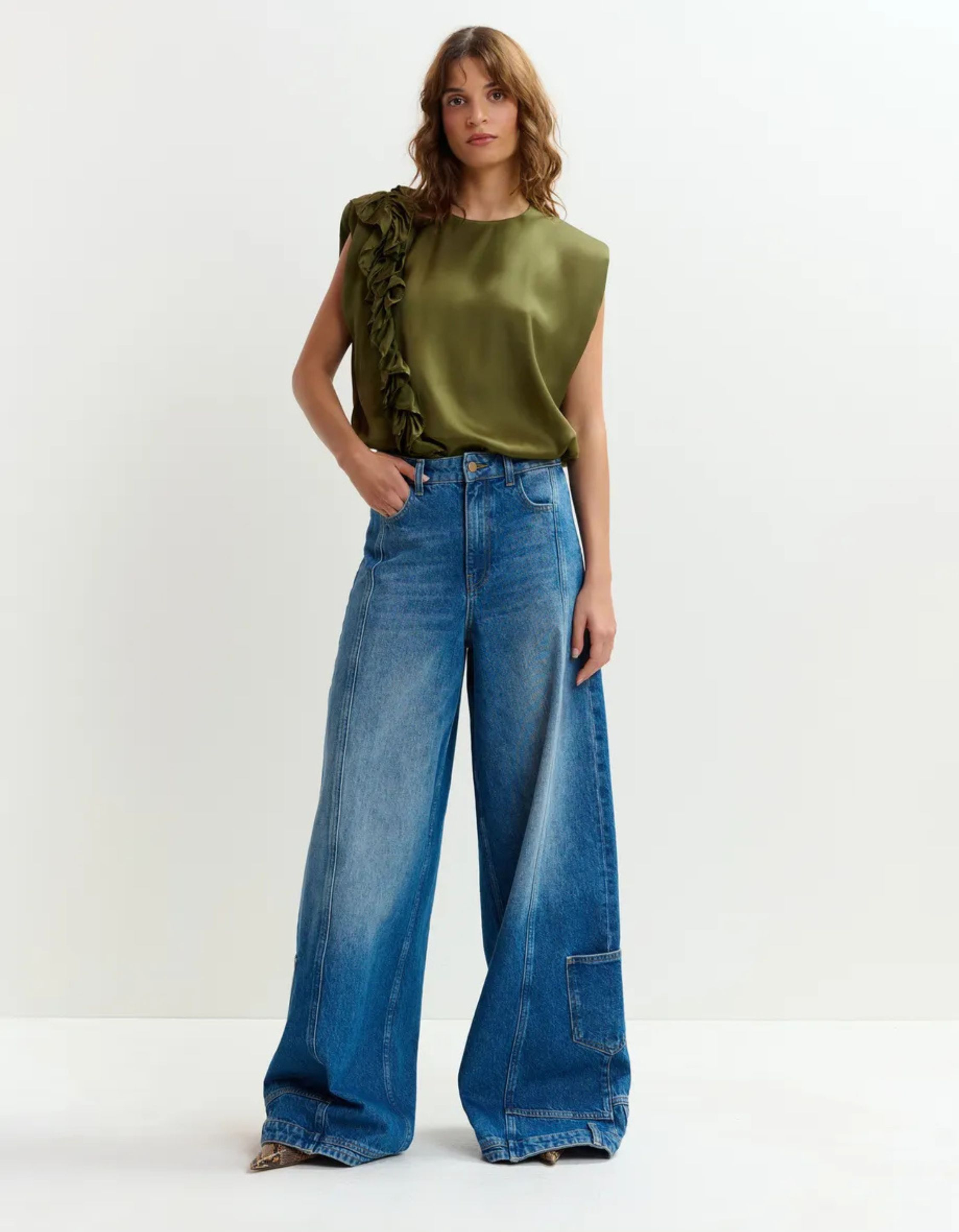 Essentiel Antwerp Sleeveless Top Tops Olijf Joey