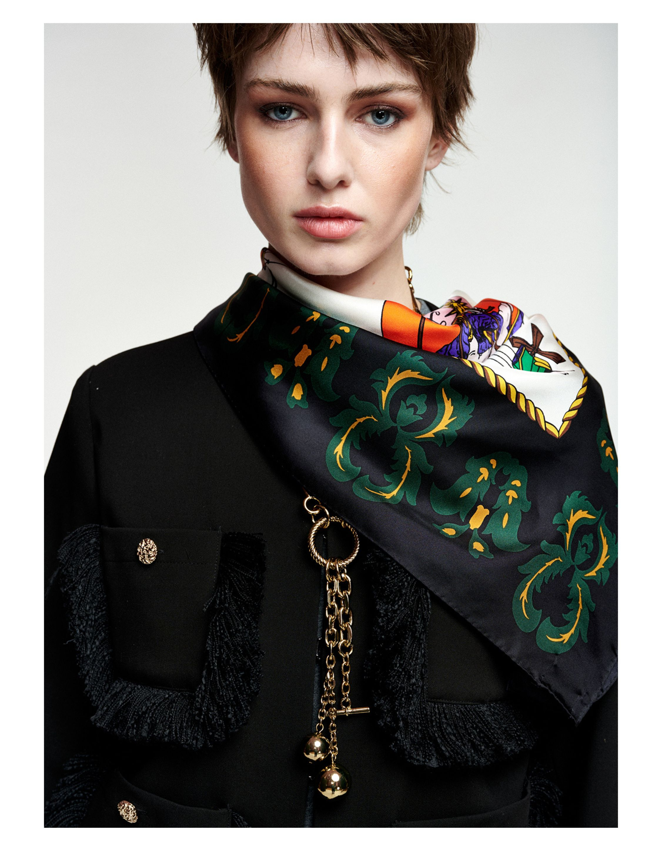 Essentiel Antwerp Printed Scarf Sjaals Zwart Kontact
