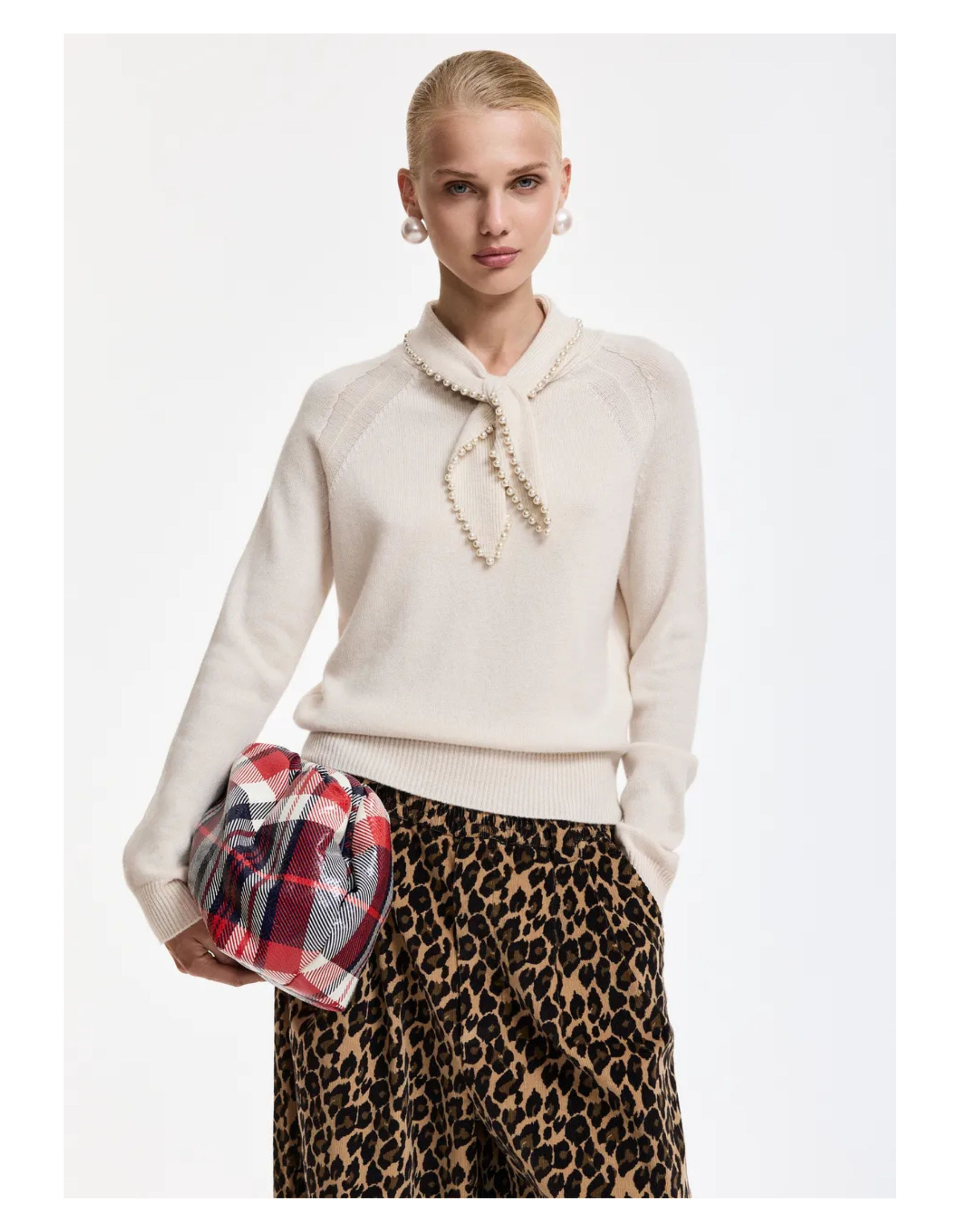 Essentiel Antwerp Pullover With Beads Pullovers Off White Kasa