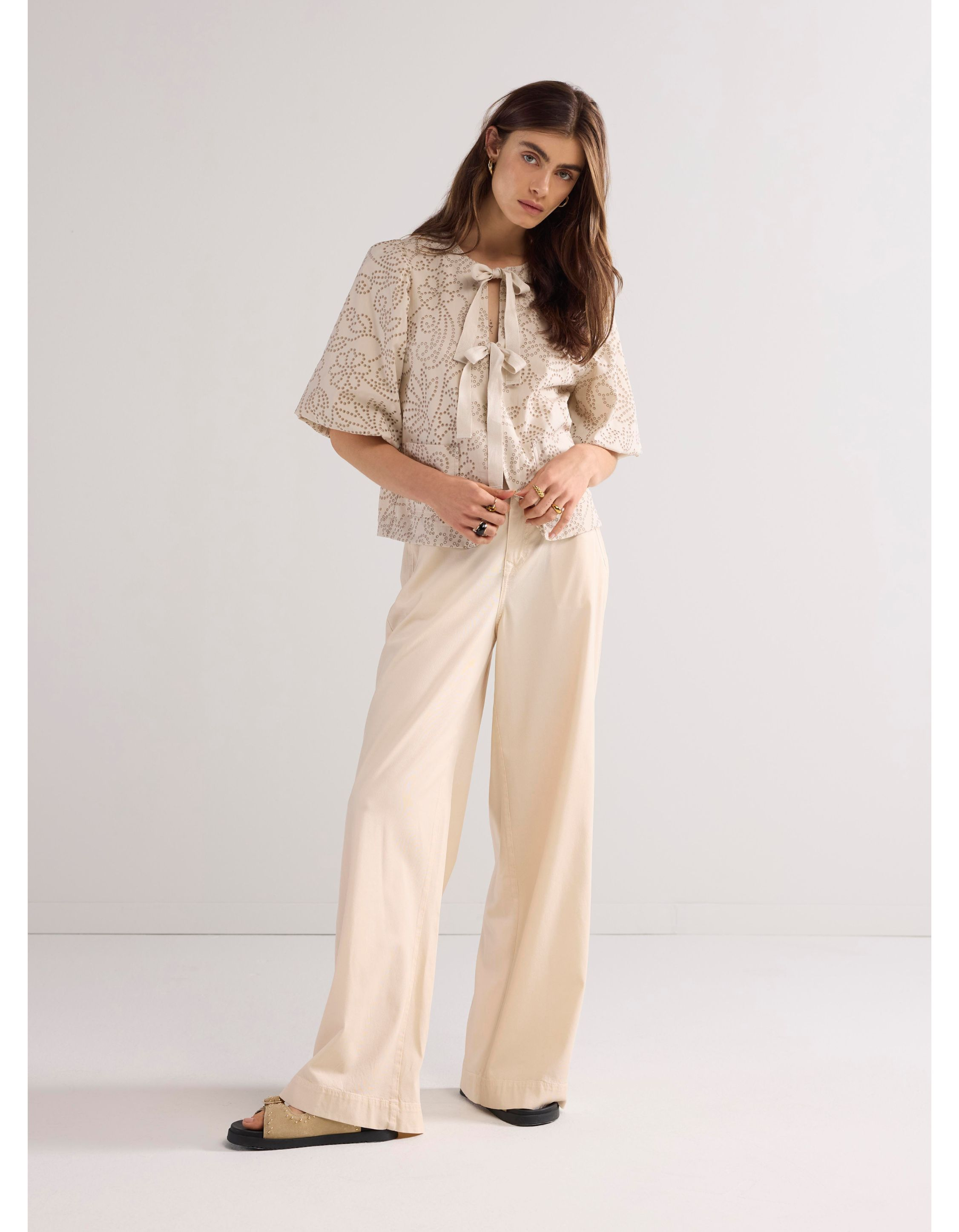 Summum Top Laser Cut Dots Blouses Beige 2s3314-12227